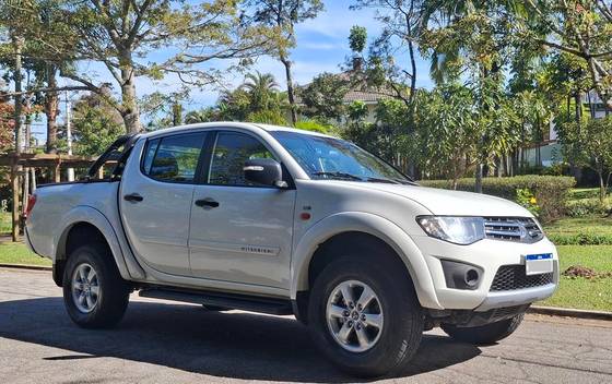 MITSUBISHI L200 TRITON 2.4 HLS 4X2 CD 16V FLEX 4P MANUAL